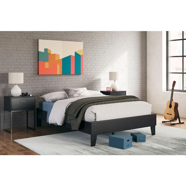 Signature DESIGN BY ASHLEY Socalle Black Wood Frame Full Platform Bed