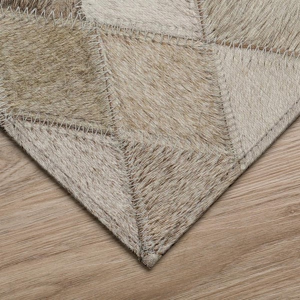 Laredo Grey 2 ft. 3 in. x 7 ft. 6 in. Indoor/Outdoor Washable Rug