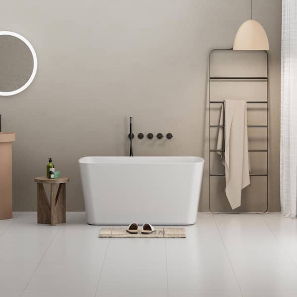 Moray 49 in. x 28 in. Acrylic Flatbottom Freestanding Soaking Non-Whirlpool Bathtub in Glossy White
