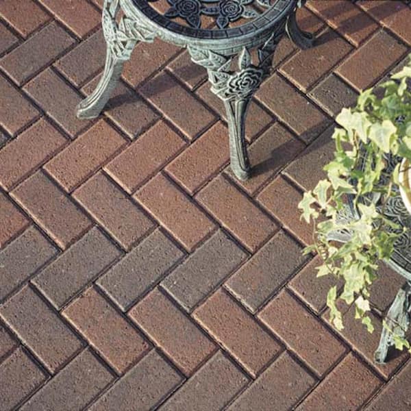 Holland 7.87 in. L x 3.94 in. W x 1.77 in. H 45 mm Red Charcoal Concrete Paver (672-Piece/145 sq. ft. /Pallet)