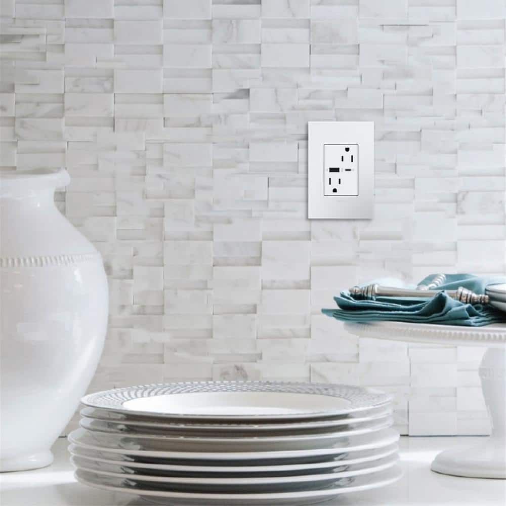 White Tamper Resistant Outlet with Dual USB Ports and Wall Plate