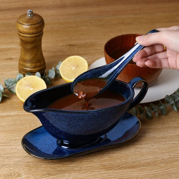 Cygne ソースボート　Cygne Sauce Boat Wudkey 17 oz. Ceramic Gravy Boat with Saucer Set of 2, Large Sauce