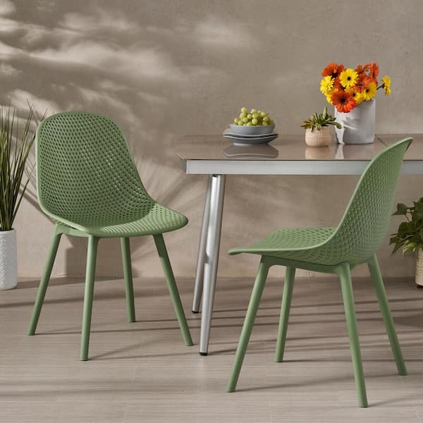 Zeus & Ruta Green Polypropylene Plastic Outdoor Dining Chair