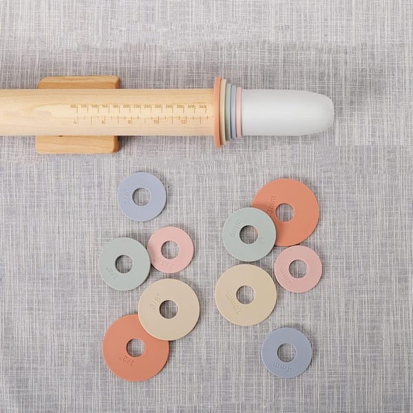 Gray Adjustable Wood Rolling Pin with 5-Thickness Rings, Handle Press Design and Measurement Guide for Fondant Pizza