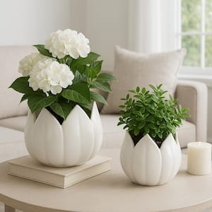 Liv & Skye White Ceramic Raised 3D Floral Applique Planter (6 in