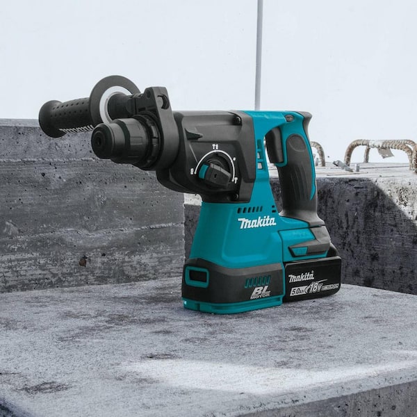 Makita 18V LXT Lithium-Ion in. Brushless Cordless SDS-Plus  Concrete/Masonry Rotary Hammer Drill with (2) Batteries 5.0Ah XRH01T The  Home Depot