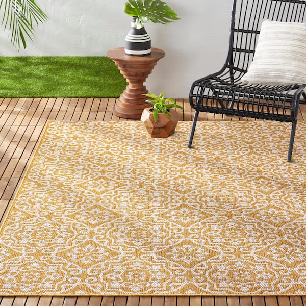 Patio Country Danica Yellow/White 8 ft. x 10 ft. Geometric Indoor/Outdoor Area Rug