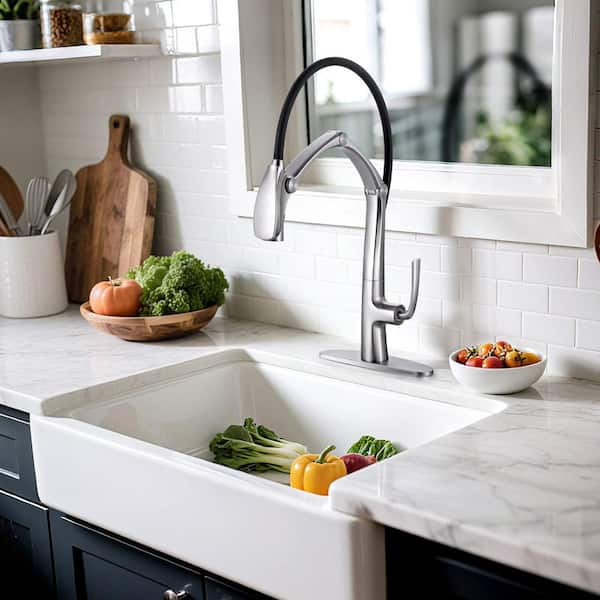 21.9 in. H Single-Handle Pull-Out Sprayer Kitchen Faucet with Magnetic Docking Spray Head in Brushed Nickel