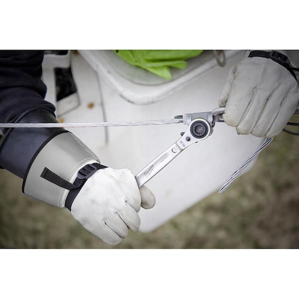 Milwaukee Lineman's 5 in1 Ratcheting Wrench with Milled Strike