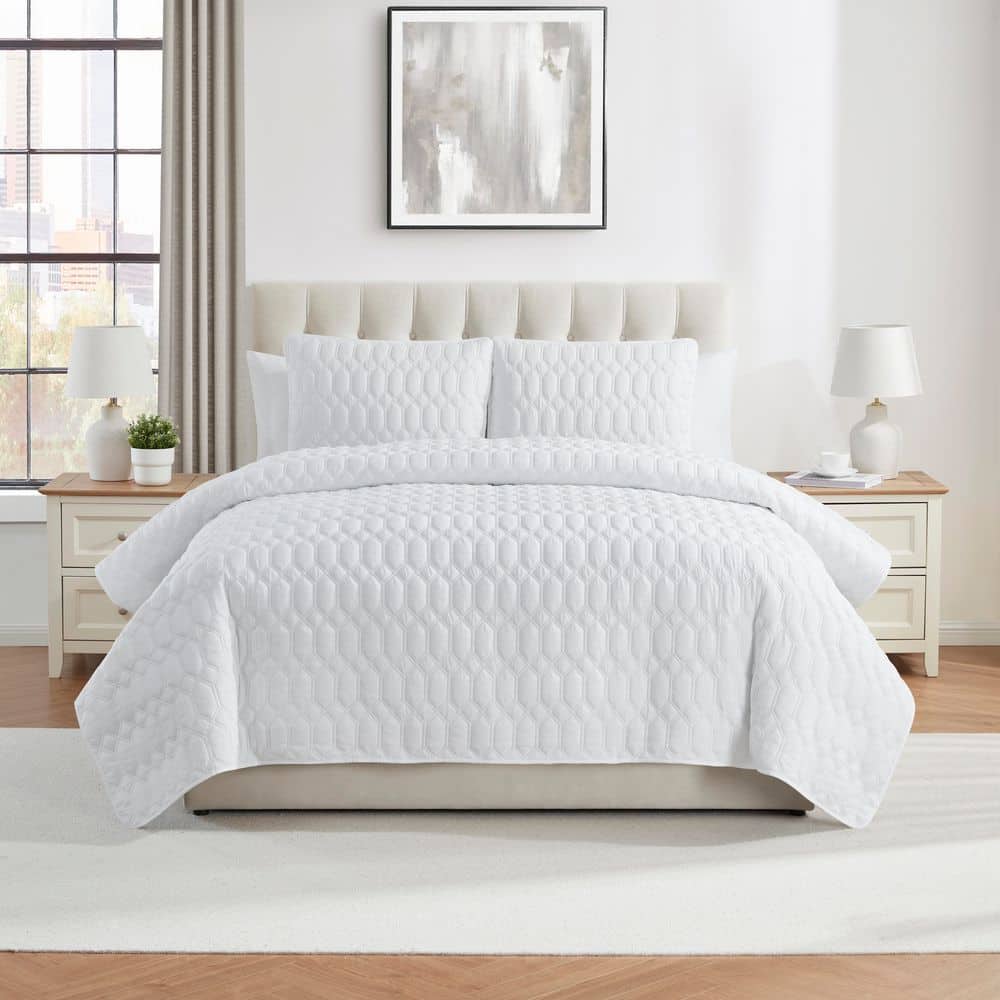 VCNY Home Diamond Microfiber King White 3-Piece Quilt Set