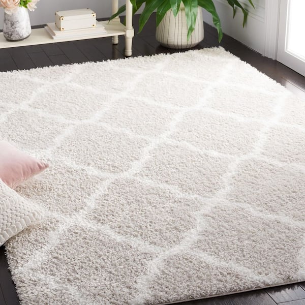 Tahoe Shag 5 ft. x 7 ft. Silver/White Trellis Diamond Area Rug