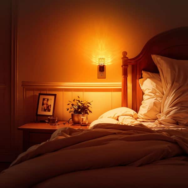Amber LED Night Light Plug-in, Dimmable Nightlight with Light Sensor, 0-100LM for Hallway, Bathroom, Bedroom
