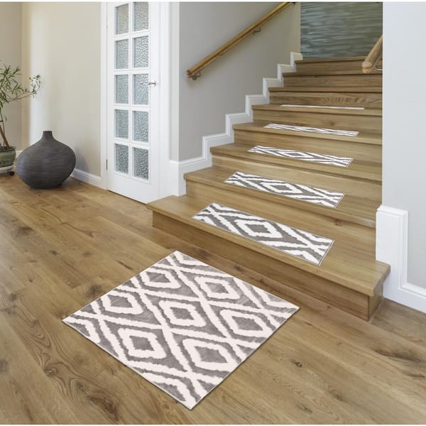The Sofia Rugs Sofihas Grey 31 In X Non Slip Landing Mat Polypropylene With Tpe Backing Stair Tread Er 67b Gr
