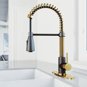 Brant Single-Handle Pull-Down Sprayer Kitchen Faucet in Matte Gold/Matte Black with Deck Plate