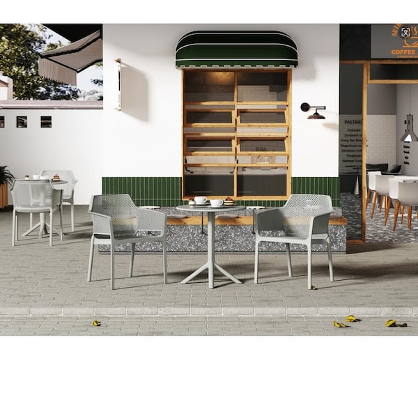 grossag 3-Piece Light Gray Plastic Outdoor Bistro Conversation Set with Round table and Widened Seat