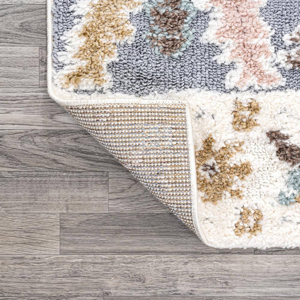 Aziza Gray and Multicolor Synthetic Medallion Area Rug