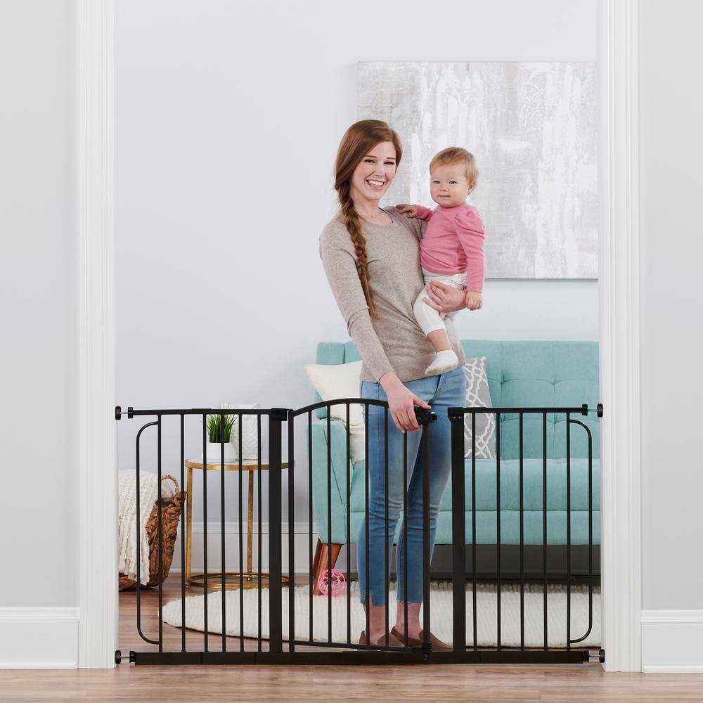 Black Metal Extra Wide Retractable Safety Gate