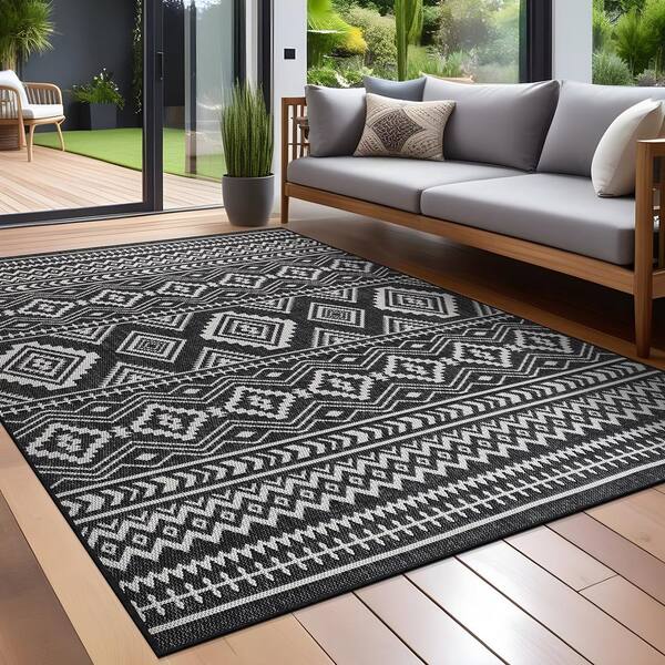 Beverly Rug 5 X 7 Black White Waikiki Modern Moroccan Indoor