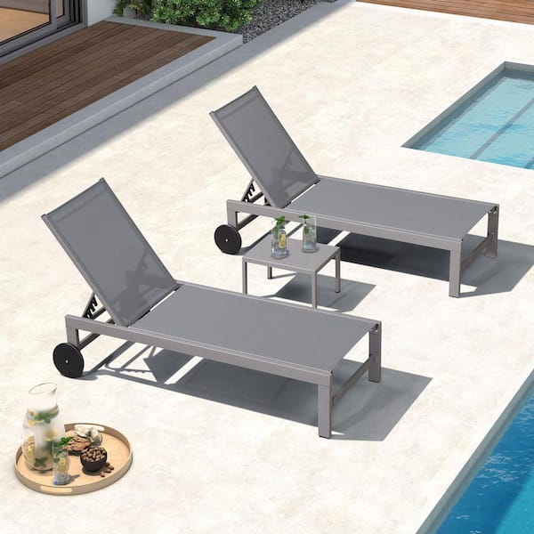 PURPLE LEAF Aluminum Light Grey Frame Outdoor Chaise Lounge Patio Lounge Chair with Side Table and Wheels, Grey