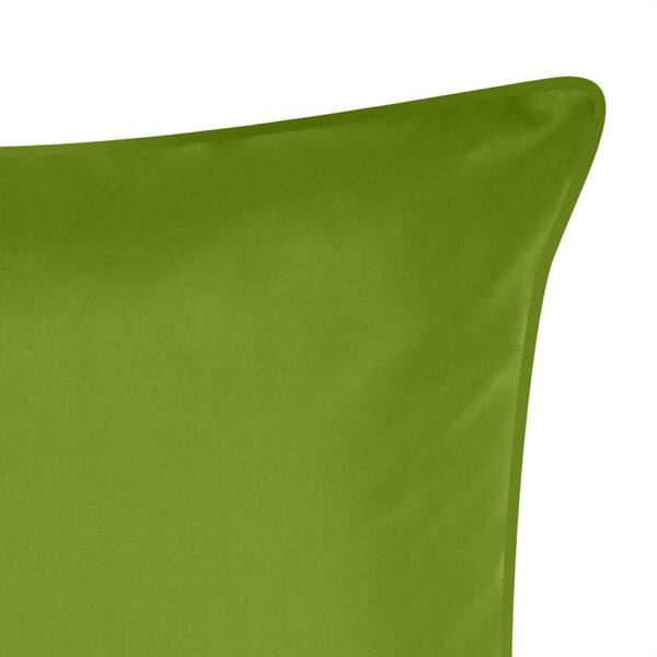 https://images.thdstatic.com/productImages/43115d09-7fe3-4773-aa8a-fe2ce6496267/svn/edie-home-throw-pillows-eah09310755098-1f_600.jpg