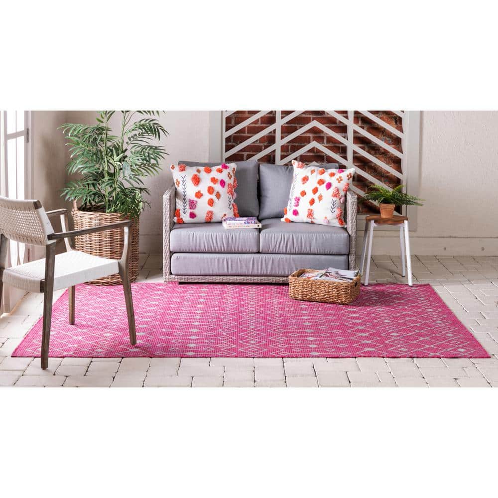 Fuchsia and Beige Synthetic Outdoor Trellis Rug