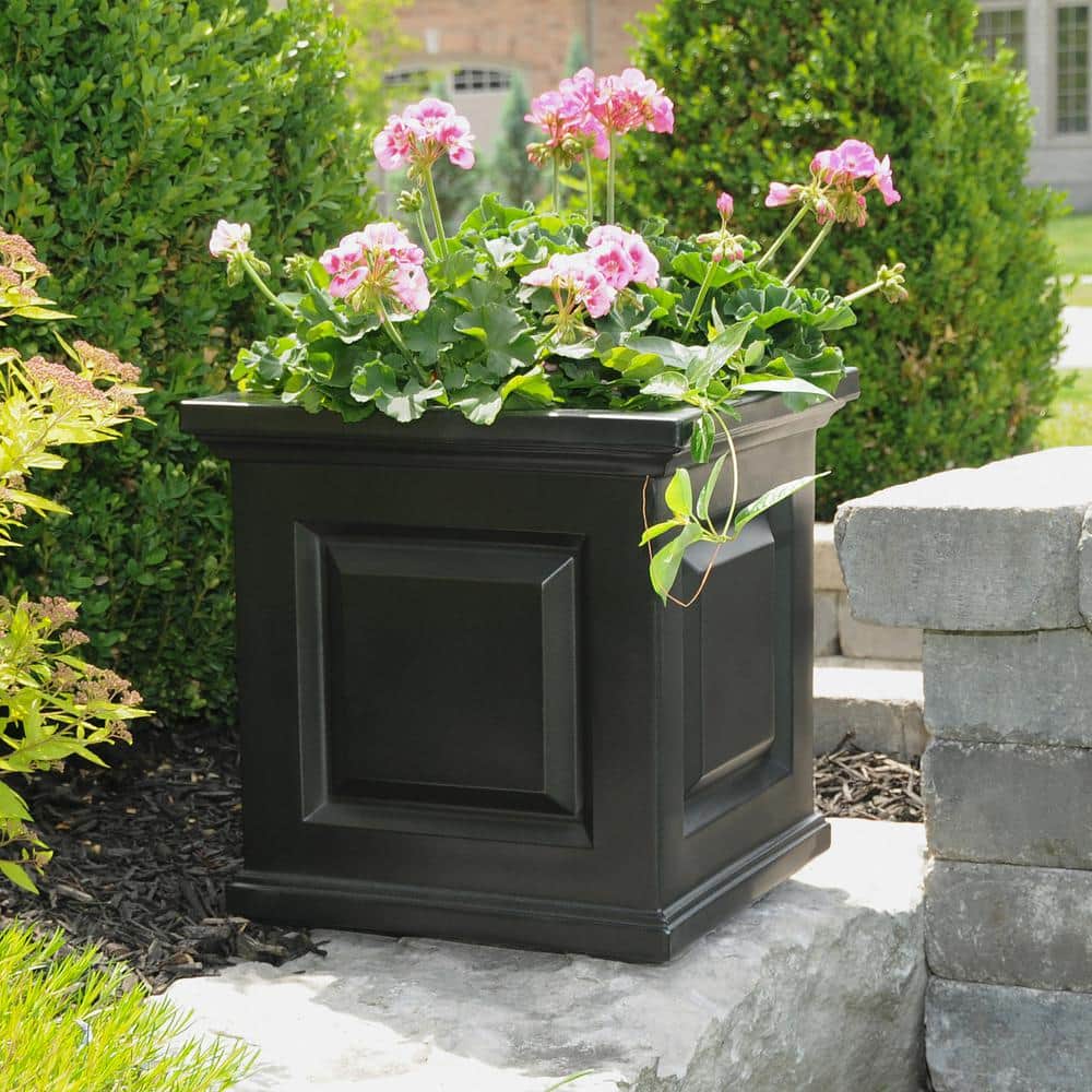 Nantucket Traditional 16'' Black Square Resin Planter with Water Reservoir