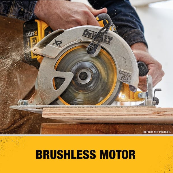DEWALT - 20V MAX XR Cordless Brushless 7-1/4 in. Circular Saw, 4.5 in. Grinder, and (1) 20V 4.0Ah Battery