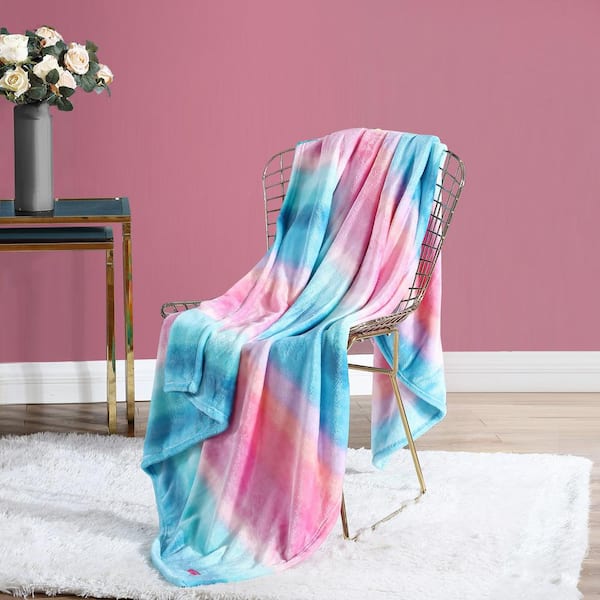 https://images.thdstatic.com/productImages/438ea5ab-964e-4431-9d01-ebc6f9c302ab/svn/pink-betsey-johnson-throw-blankets-ushshf1168556-31_600.jpg