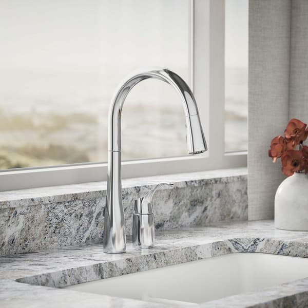 Simplice Single-Handle Pull-Down Sprayer Kitchen Faucet in Polished Chrome