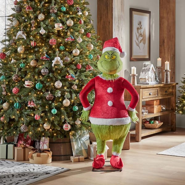 Grinch 14.96-in Musical Animatronic Decoration Dr. Seuss Max Dog  Battery-operated Batteries Included Christmas Decor in the Christmas Decor  department at