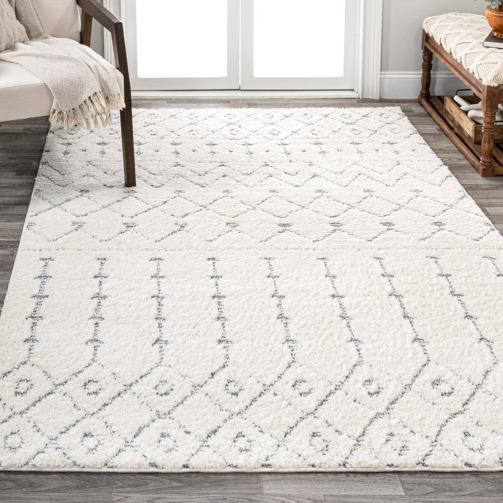 Cream/Gray Moroccan Trellis 4' x 6' Plush Area Rug