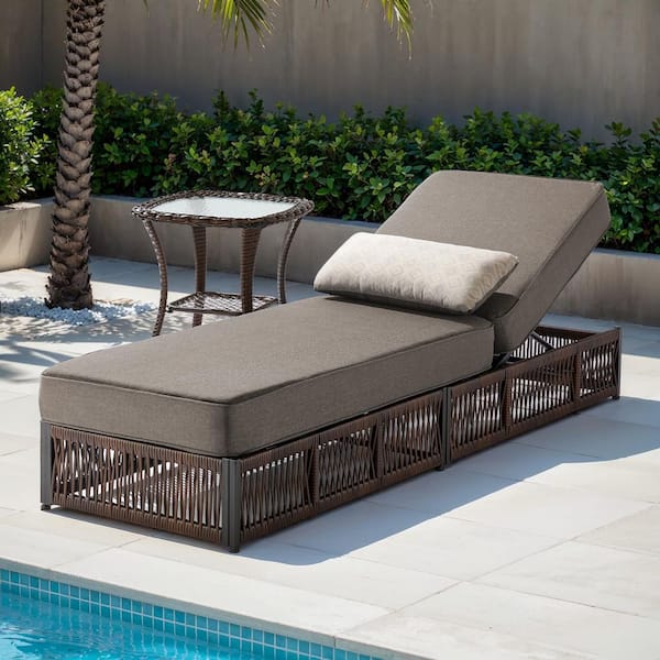 ArcoBay Brown Wicker Outdoor Chaise Lounge with 5 in. Thick Gray Cushions and Side Table