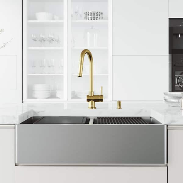 https://images.thdstatic.com/productImages/4417baf1-eea2-412d-8970-98276fd2330b/svn/stainless-steel-vigo-farmhouse-kitchen-sinks-vg15959-66_600.jpg