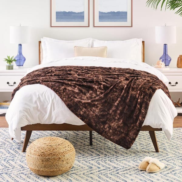 CHANASYA Wolf Chocolate Faux Fur Polyester Double Sided Oversized Throw Blanket, Queen Inches