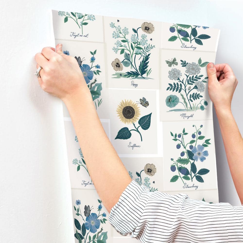 White and Blue Botanical Floral Non-Pasted Wallpaper