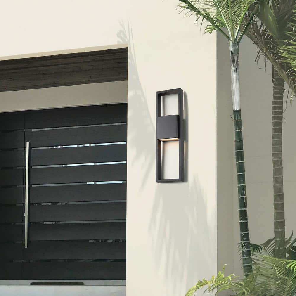 Minimalist Black Aluminum 18" LED Wall Sconce with Dimmable Light