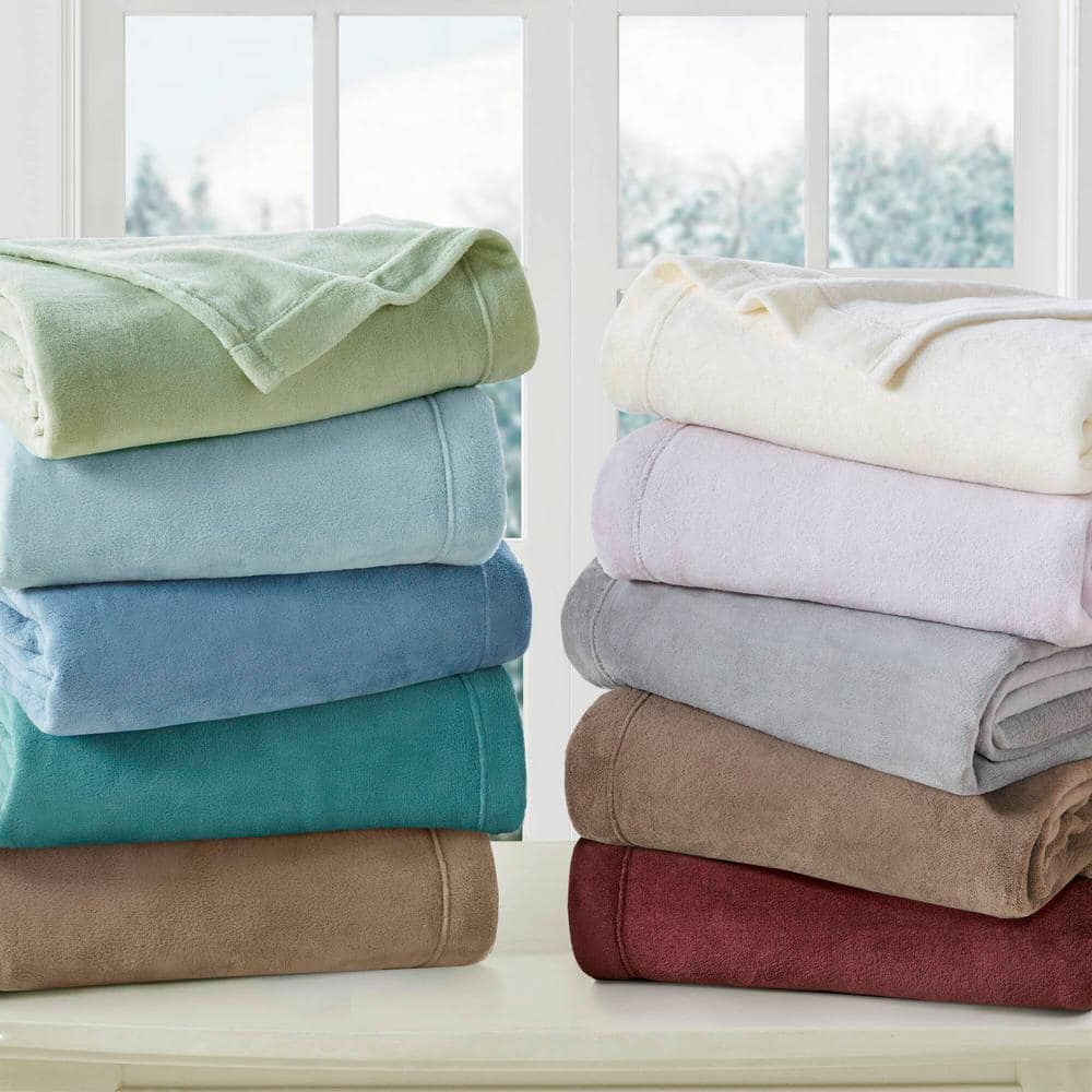 Burgundy Plush Polyester Queen Sheet Set with Pillowcases