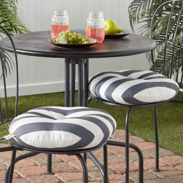 https://images.thdstatic.com/productImages/445eaec2-9669-446a-9bc1-5bc6de7fb7cb/svn/greendale-home-fashions-outdoor-dining-chair-cushions-oc5816s2-canopy-gray-c3_600.jpg