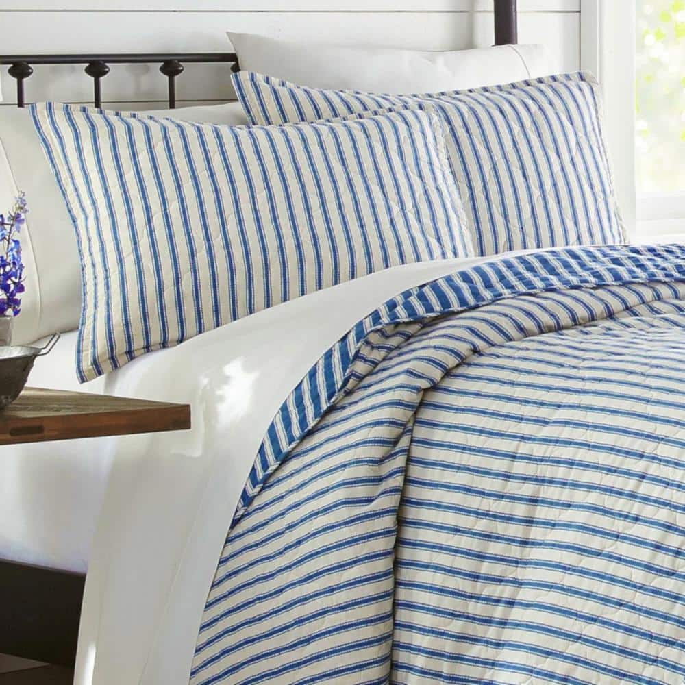 King Size Ivory and Navy Cotton Reversible Quilt Set