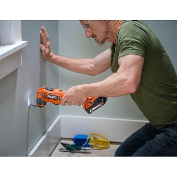 RIDGID - 18V Cordless Oscillating Multi-Tool with 2.0 Ah Battery and Charger