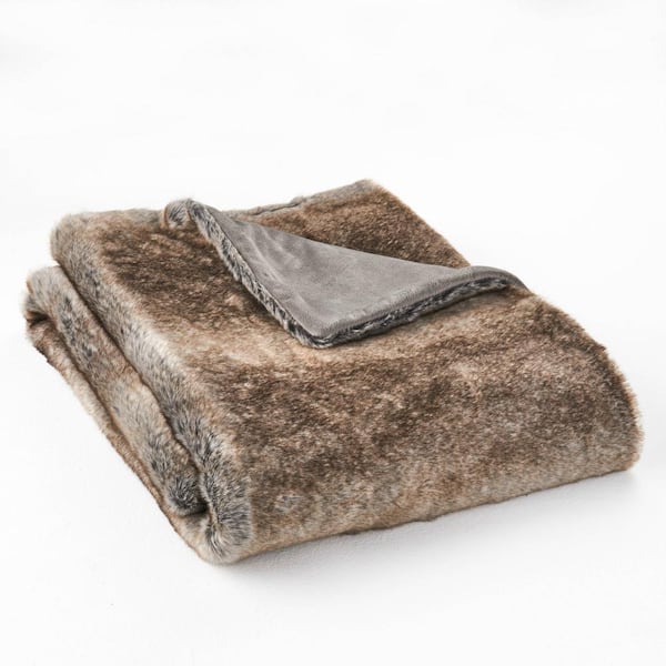 Vsmile Luxurious Brown Oversized Faux Fur Throw Blanket, Machine washable, 50 in. W x 60 in. H