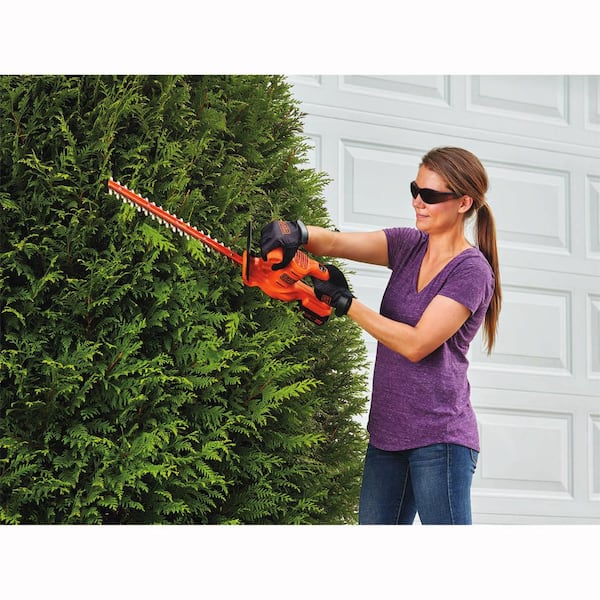BLACK+DECKER 20-volt Max 22-in Battery Hedge Trimmer (Battery and Charger  Included) in the Hedge Trimmers department at