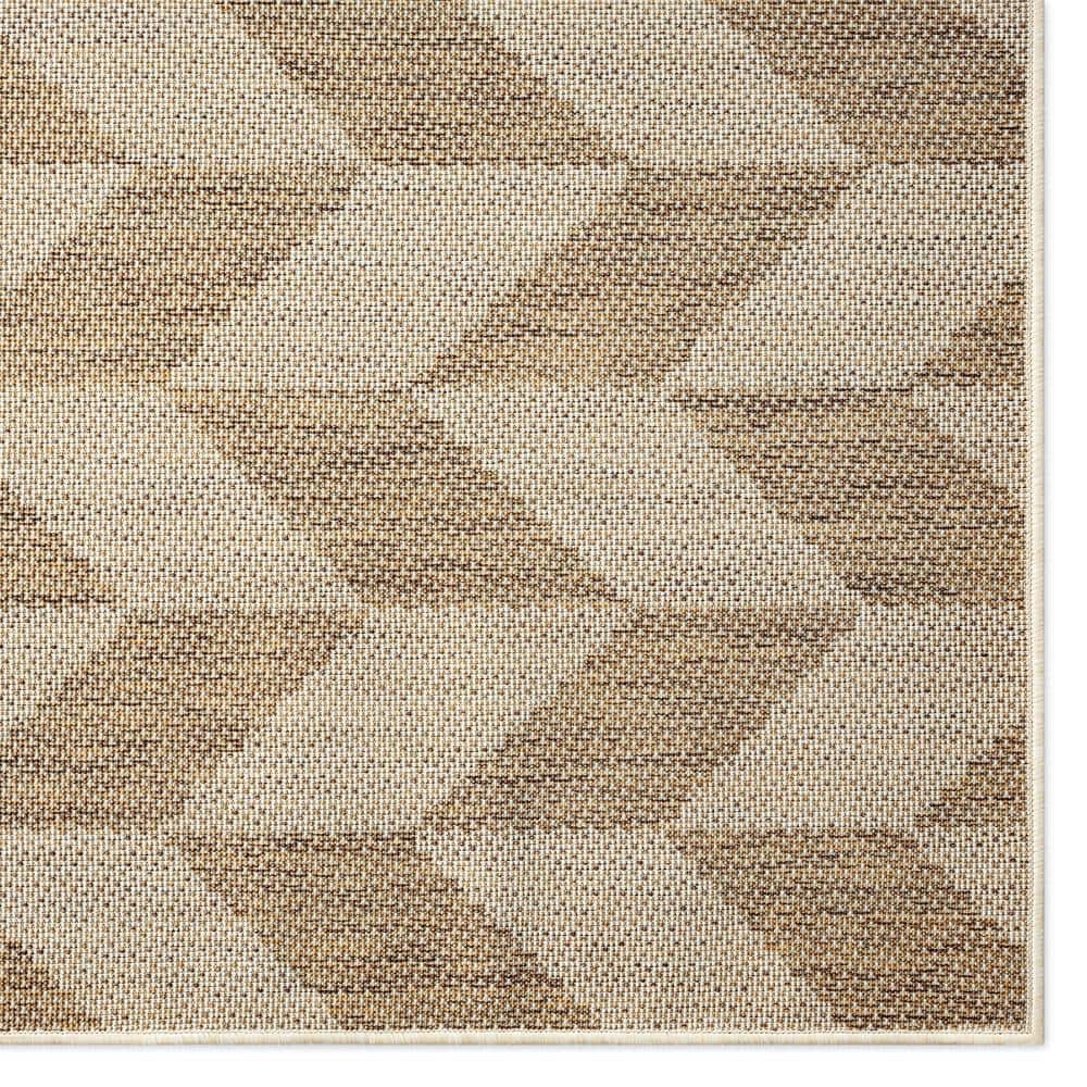 Brown and Beige Herringbone Indoor/Outdoor Area Rug 5'2" x 7'2"