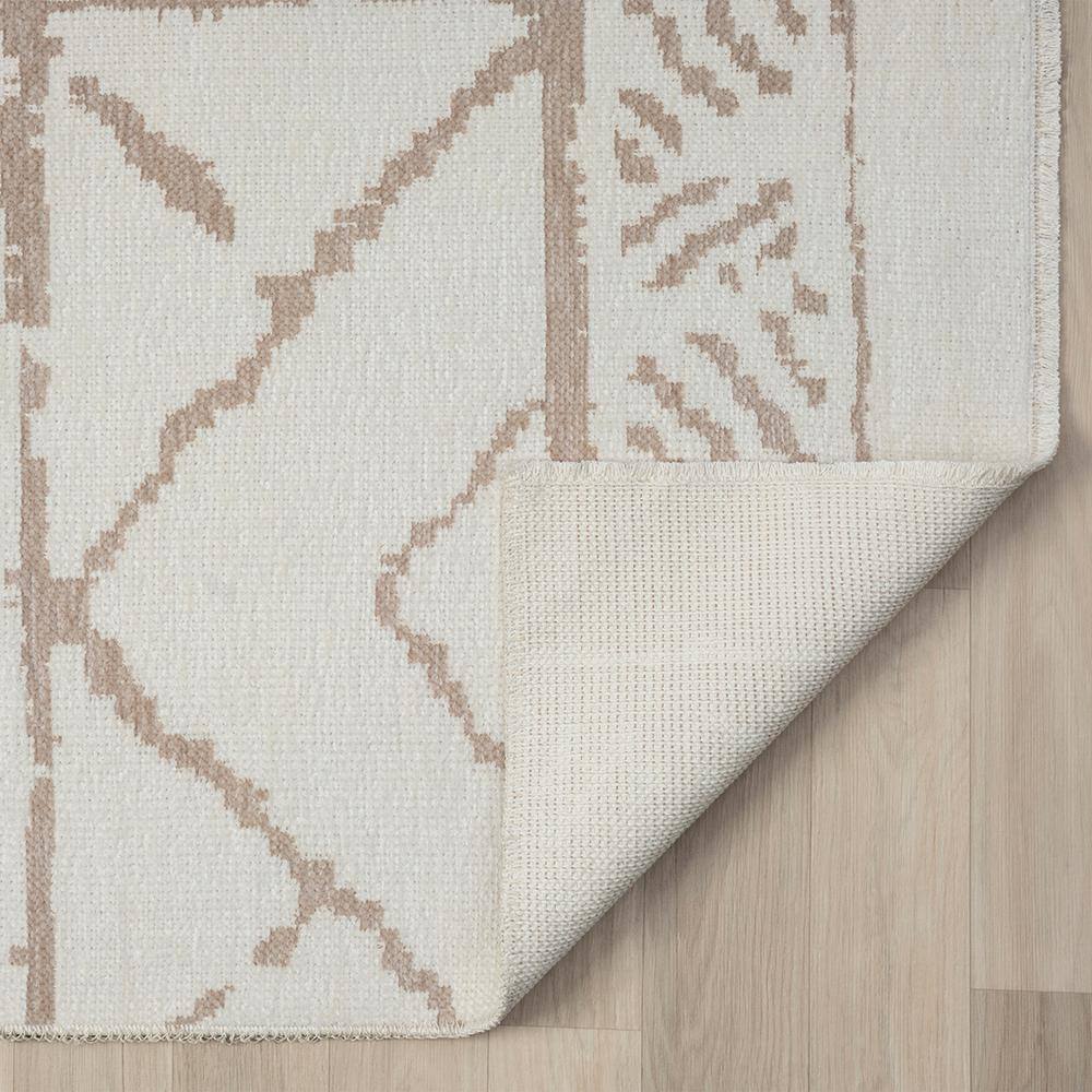 Ivory and Beige Geometric Tufted Washable Area Rug 6' x 9'