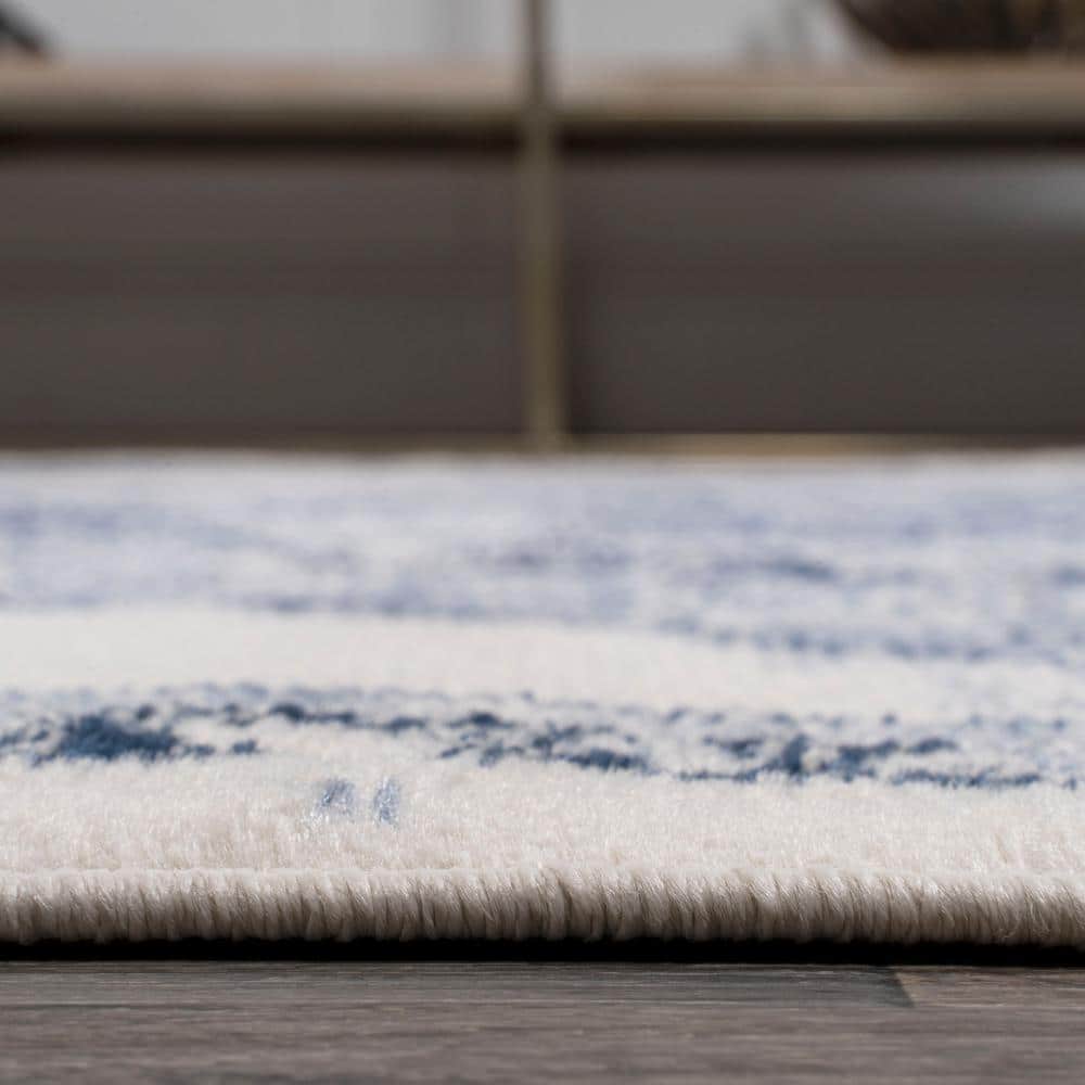 Light Blue/Ivory Reversible Synthetic Area Rug 4' x 6'