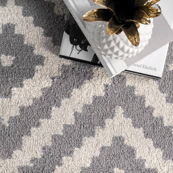 nuLOOM Hand Tufted Kellee Grey 2 ft. 8 in. x 10 ft. Runner Rug