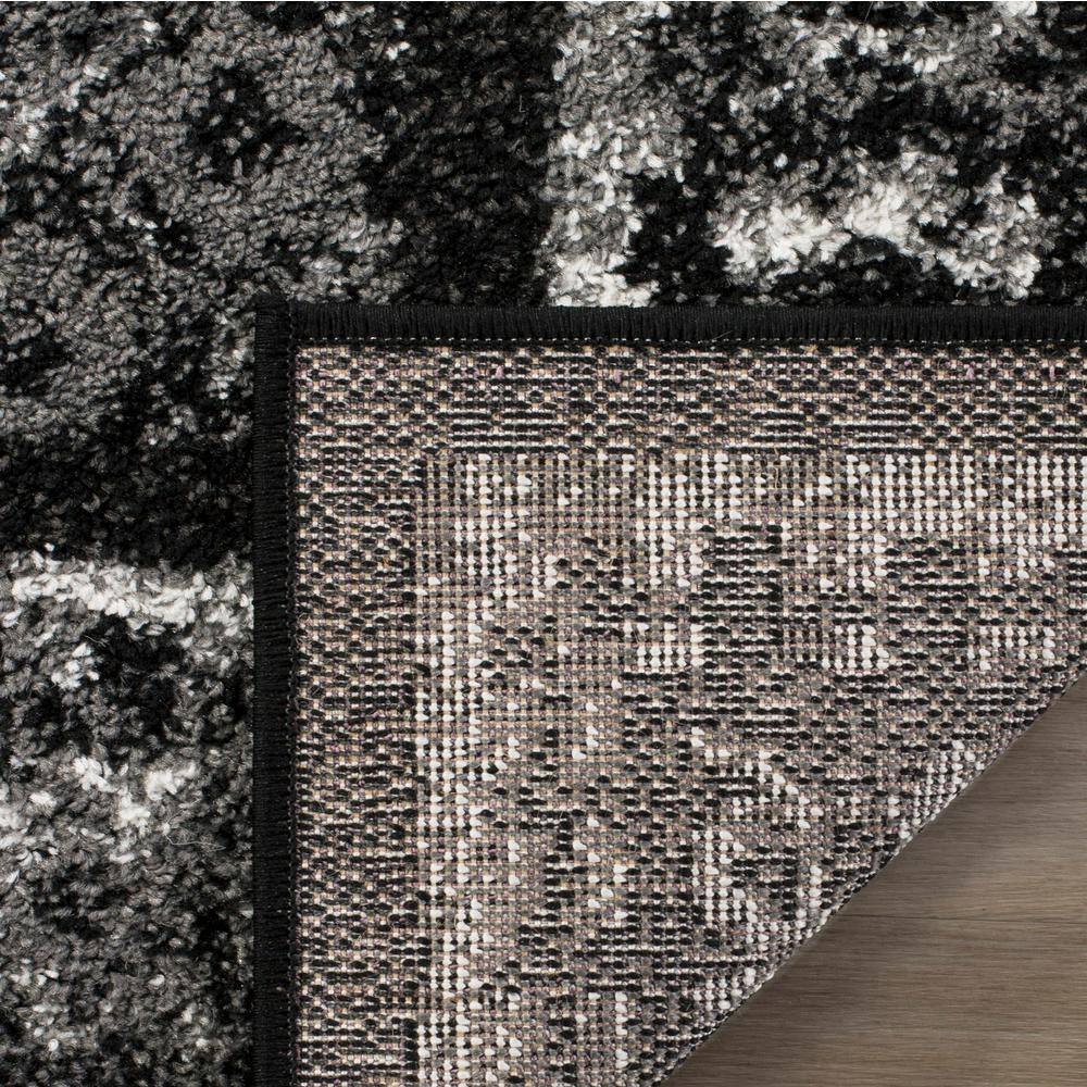 Black and Silver Diamond Pattern Rectangular Rug 4' x 6'