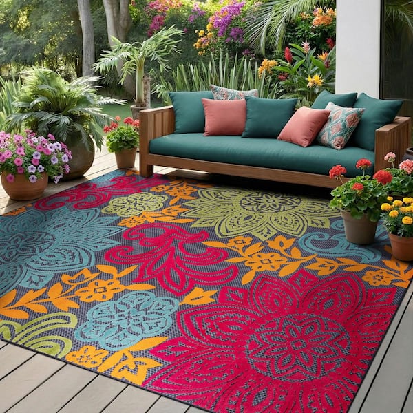 Oasis Floral Navy 5 ft. x 7 ft. Indoor/Outdoor Area Rug