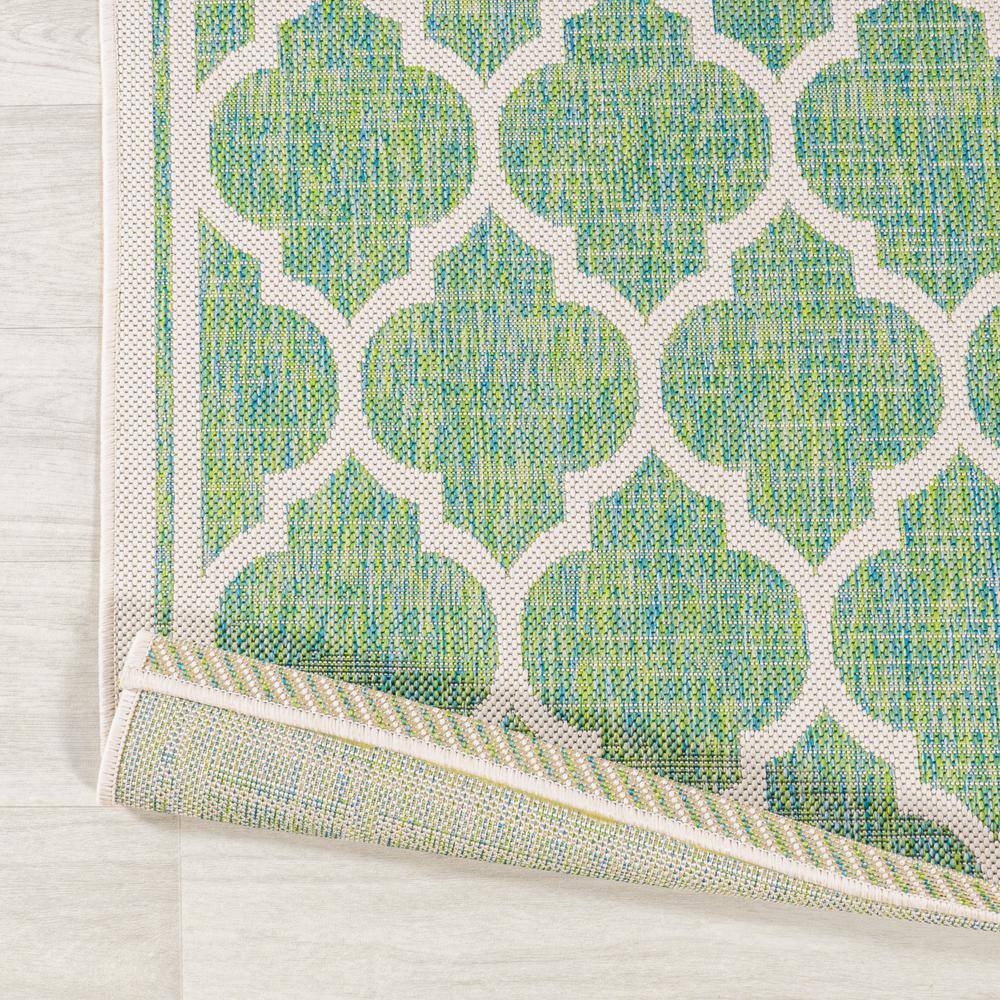 Cream and Green Synthetic Trellis 5' Square Reversible Rug