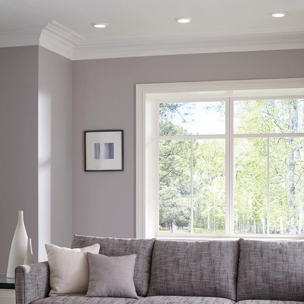Sleek White Aluminum Traverse LED Downlight for Indoor/Outdoor Use
